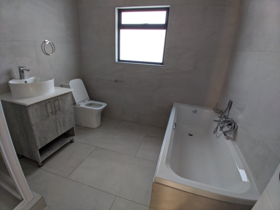 4 Bedroom Property for Sale in Kidds Beach Eastern Cape